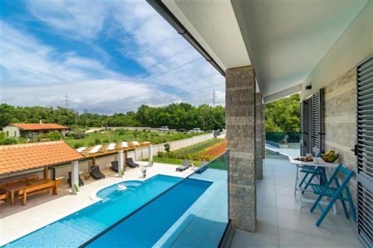 Attractive Villa Pula
