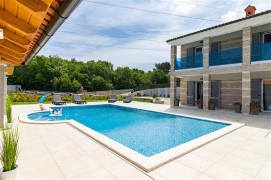 Attractive Villa Pula