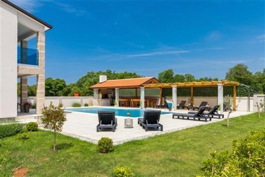 Attractive Villa *