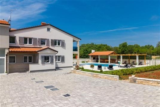 Attractive Villa Pula